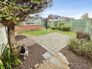 Hatchcroft Gardens- click for photo gallery